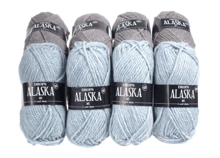 Włóczka wełniana,  DROPS Alaska, kolor 49 jasny brązowy i 62 mgła