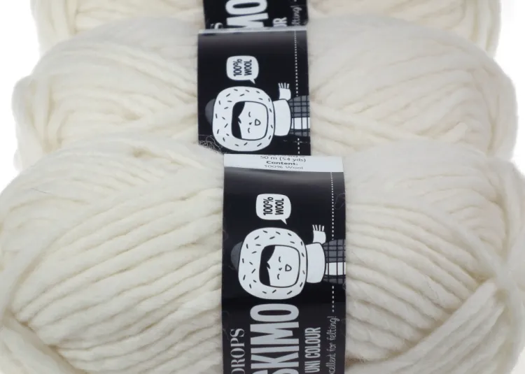Gruba włóczka,  DROPS Eskimo, kolor 01 ecru