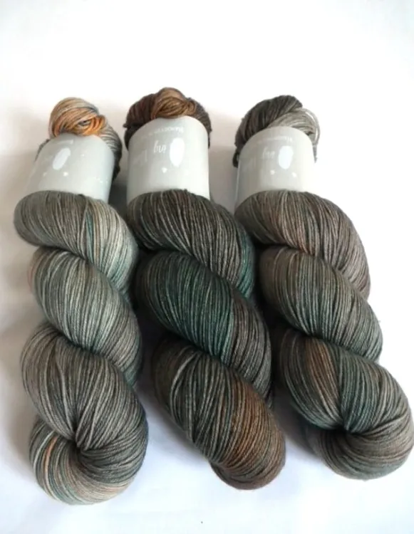 welna-merino-Qing-Fibre-fingering-kolor-island