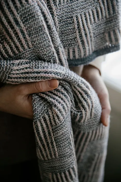 książka "52 Weeks of Shawls", Laine Publishing
