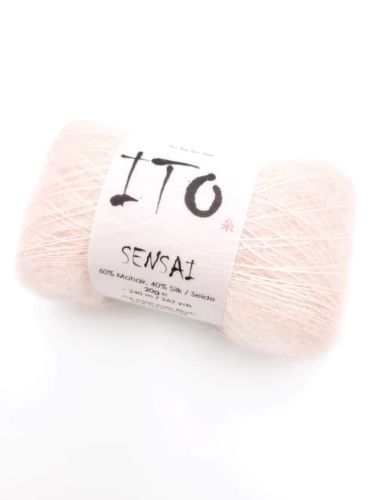włóczka, ITO Sensai, kolor  Pale Blush, blady rumieniec