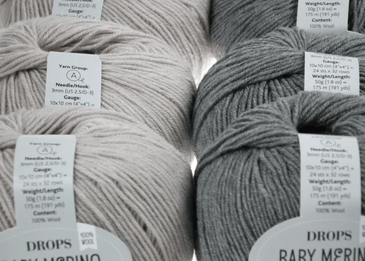 welna merino - DROPS Baby Merino - kolor 23 jasny beżowy - szary